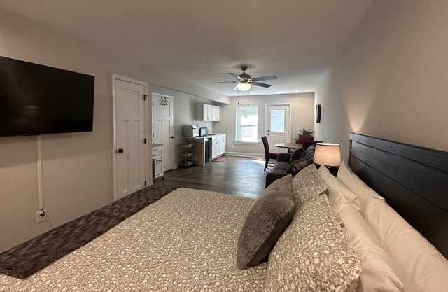 Mid-term rental available - close to all attractions in the Greater Chattanooga and NW Georgia area
