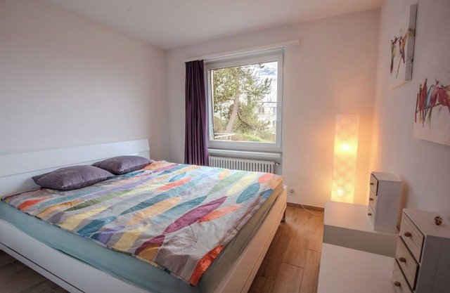 Mid-terrace house with three rooms, bathroom, guest toilet and kitchen for rent