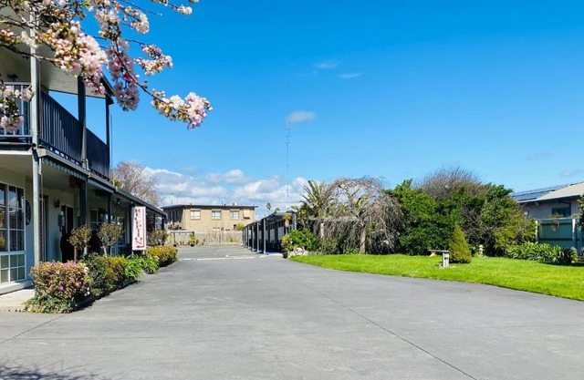 Mid Valley Motel