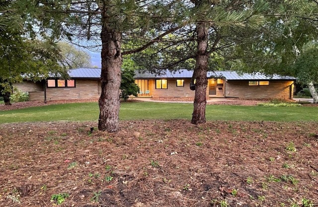 Midcentury beauty with modern updates, gorgeous views