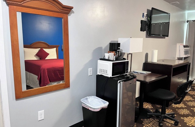 Midway Motel