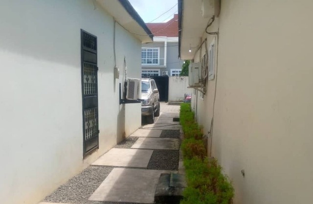 Mikocheni 1 Bedroom, 1 Sitting Room and Open kitchen Apartment