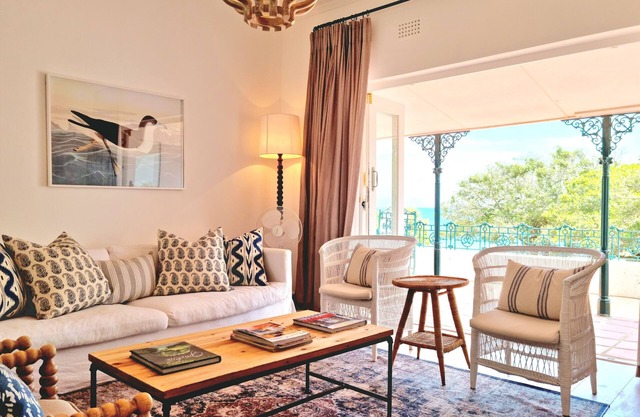 'Milkwood Cottage', Charming 3 bedroom Beachfront Home with private pool
