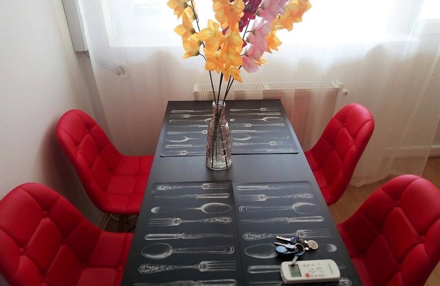 Mill Lake Apartment - 2 rooms, one bedroom - nice view