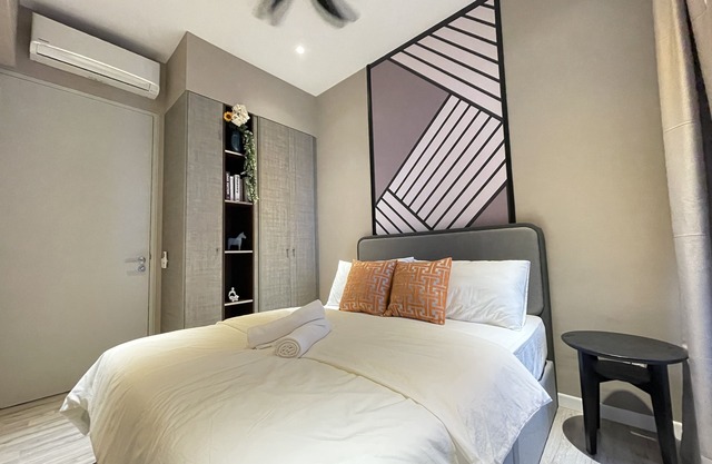 Millerz Square Old Klang Road 2R2B; 6PAX