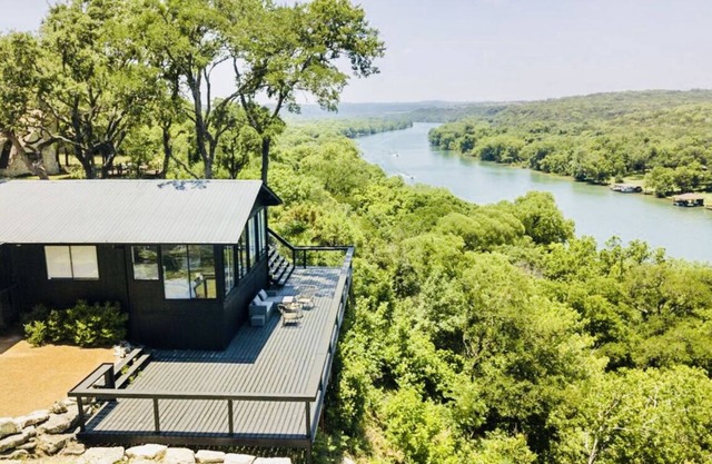 Million Dollar Lake Views On Lake Austin Mins to DT