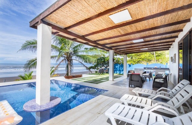 Million dollar view ! On the Beach , Private Tropical Paradise ,Tivives Playa