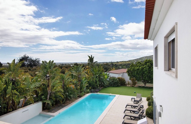 Milreu Guesthouse - Room 'Terra' with Pool view
