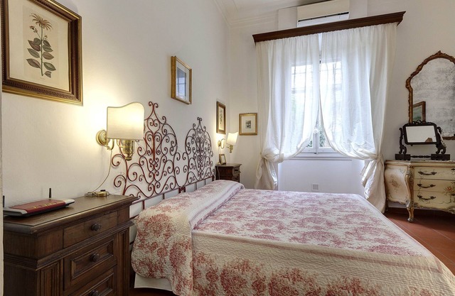 Mimi, spacious apartment with private garden in the heart of Florence