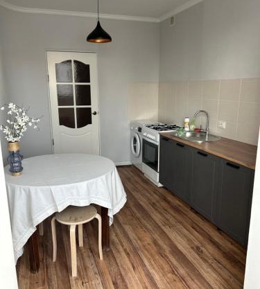 Minimalist 2-room Apartment