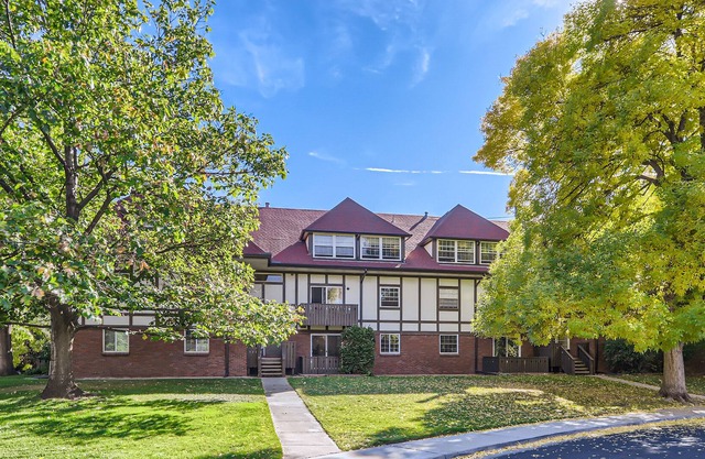 Minimalistic Cozy 1B1B apartment in Central Boulder CO 5 - 10min to everything