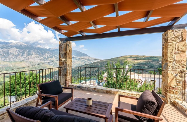 Minos Country Living Alexander maisonete with pool