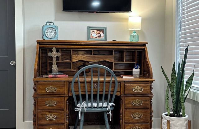 Minutes from I- 10! 3-bedroom house with spacious yard in Scott!