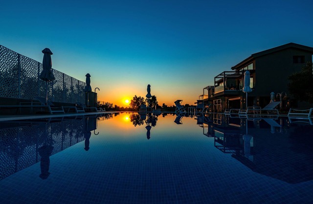 Miroes Suites