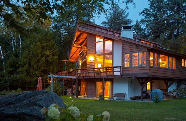 Mirror Lake Waterfront Property, Spacious House, Perfect Location