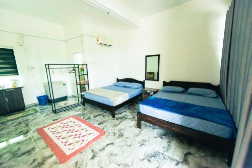MKB Homestay - Landed Studio room with 2 Queen bed and Free Parking