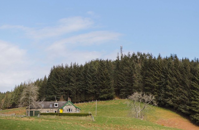 MOALNACEAP, pet friendly, with open fire in Beauly