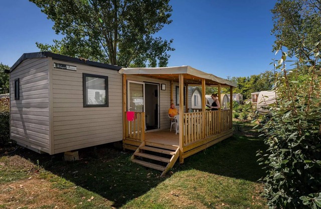 Mobil-home | Comfort | 2 Bedrooms | 4/6 persons | Raised terrace | A/C