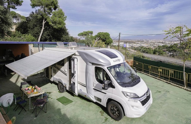 Mobile Home "Cerca De Barcelona" with Mountain View, Shared Terraces & Private Garden