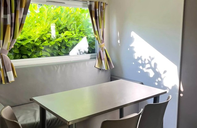 Mobilheim - 30-35 m2 - 2 Schlafzimmer mit Terrasse 4 Personen