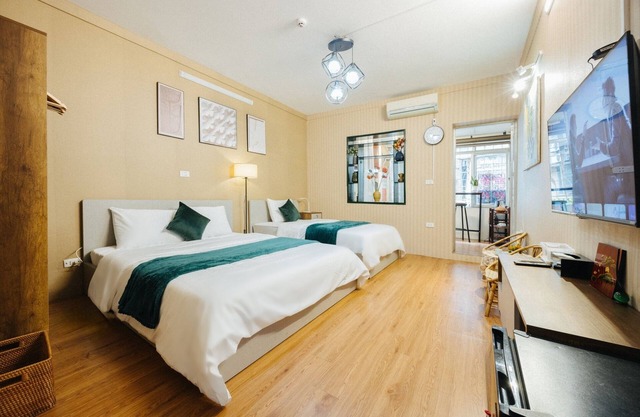 MocVien Homestay-Apt 2bd in French quarter close to Opera house & Hoan Kiem lake