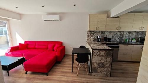 Modern 1BR House with Garden Near Larnaca Beach & Airport