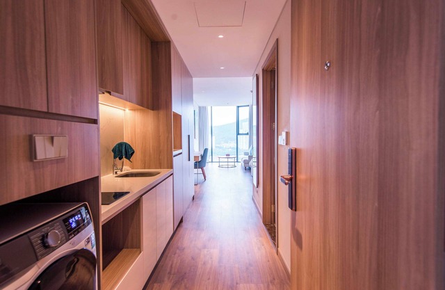 Modern 1BR with City View | A La Carte Ha Long Stay