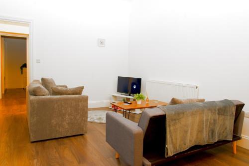 Modern 2 Bed Flat Crouch Hill N19
