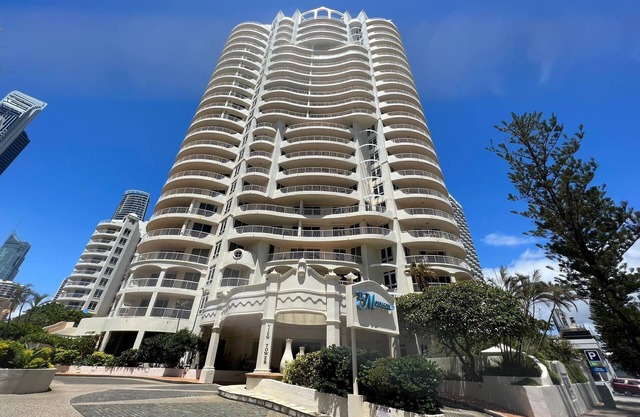 Modern 2 Bedroom Apartment