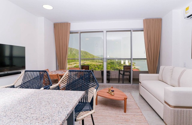 Modern 2 bedroom apartment with ocean view