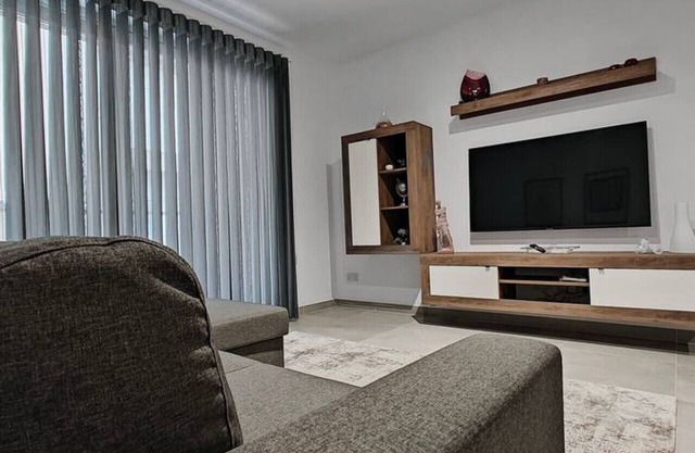 Modern 2-Bedroom Apartment in Il-Gżira, Malta
