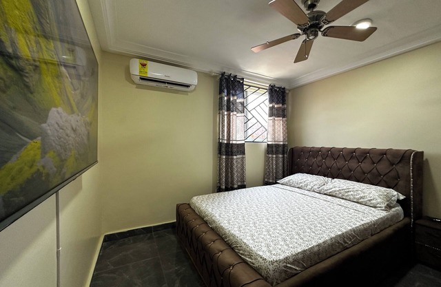 Modern 2-Bedroom Apartment Near Beach - Rose Villa Accra Suite F2