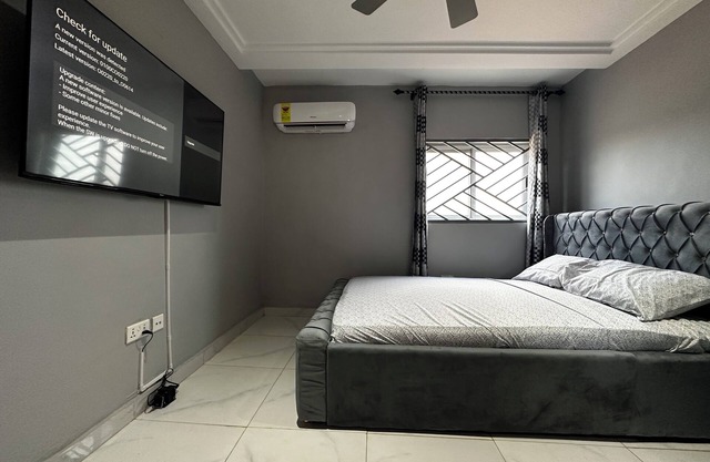 Modern 2-Bedroom Apartment Near Beach - Rose Villa Accra Suite T2