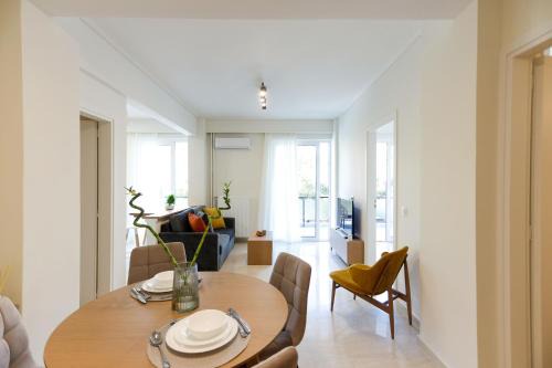 Modern 2-Bedroom Apartment in Downtown Glyfada