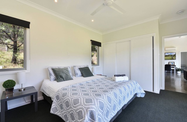 Modern 2 bedroom villa. Sleeps 4. Stunning 200 acre property. Pet Friendly!n