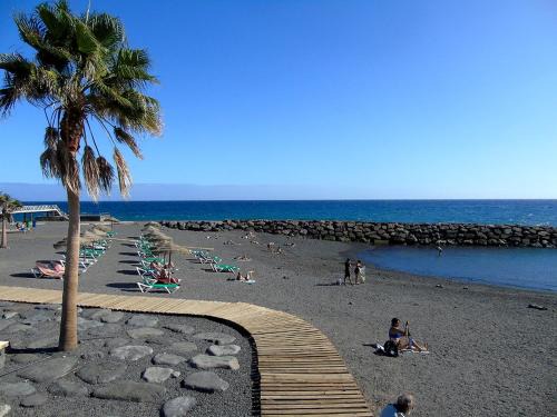 Modern 2bedroom Seaviews & Wifi