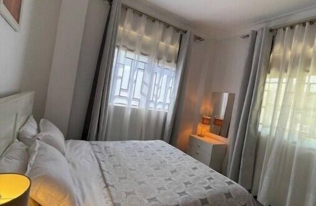 Modern 2BR Apt near Accacia and Kololo