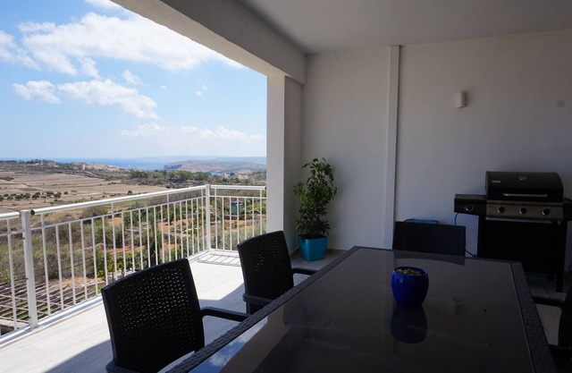 Modern 3 bedroom apartment with pool