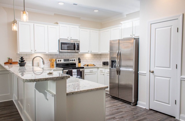 Modern 3BD 3BA Luxury Retreat Near ECU Smart Home, Fast WiFi & EV Charging!
