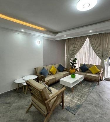 Modern 3BR Kasanchis apt by ECA