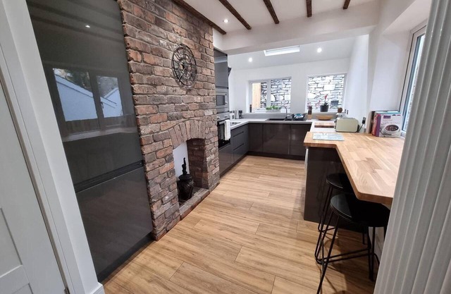 Modern 4-bedroom Townhouse With Private Garden