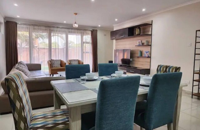 Modern 5 Star, 6 sleeper Apartment @ Sibiti