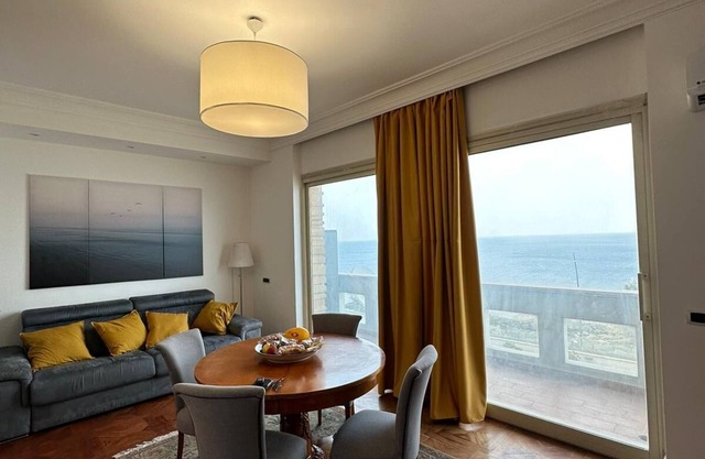 Modern and bright apartment located on the Catania waterfront.