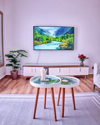 Modern and Luxurious 2 Bedroom