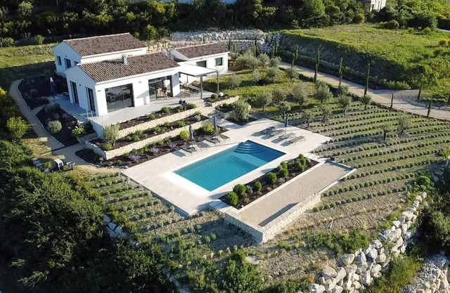 Modern and luxurious Villa classified 5 stars