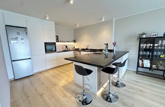 Modern and Spacious 2br apartment,only 5.5 km drive from downtown Reykjavik