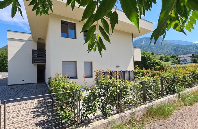 Modern apartment for families (up to 6p), garden, private parking, pet friendly