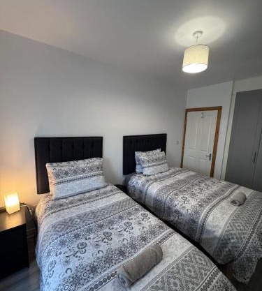 Modern Apartment good distance from Dublin City and Airport 4people