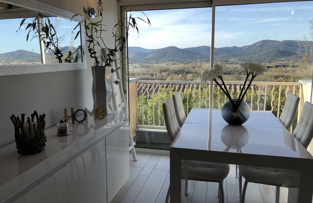 Modern apartment, Gulf of Saint Tropez