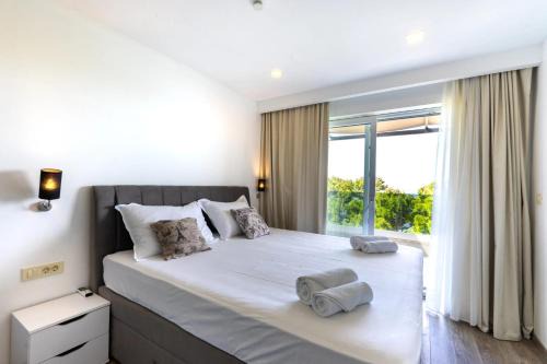 Modern apartment in Makarska with sea view